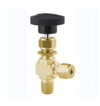 Messingist integreeritud kapoti nurga all oleva nõelventiili, 1/4 tolli. MNPT x 1/4 tolli